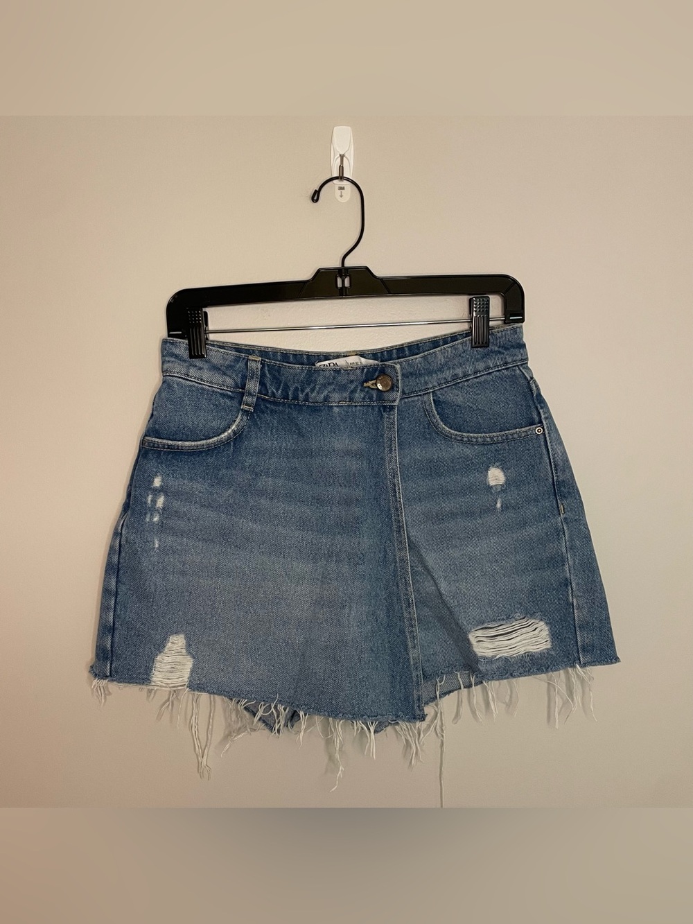 Zara Distressed Denim Skort, Medium Wash, Size XS, EUC